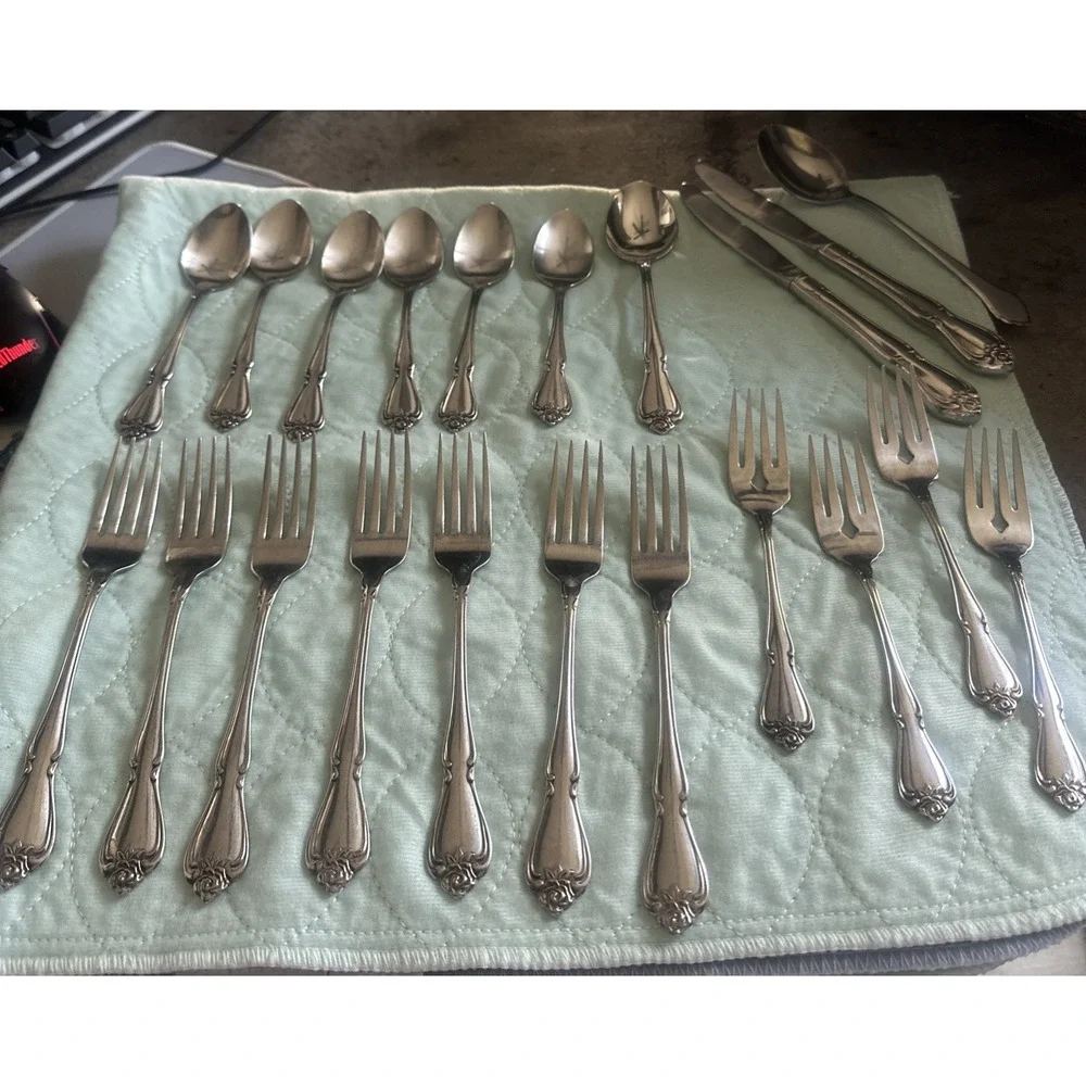 Arbor Rose True Rose Stainless 1881 Rogers Oneida Flatware & Serving Pieces 21